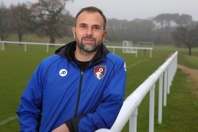 คาร์ล เฟลตเชอร์ ผู้จัดการทีมเยาวชน บอร์นมัธ เจรจา เข้าคุมทัพ เลย์ตัน โอเรียนท์